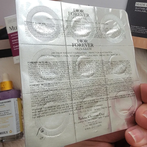 NWT travel cosmetic bag with lots of samples and travel size items - Picture 13 of 16